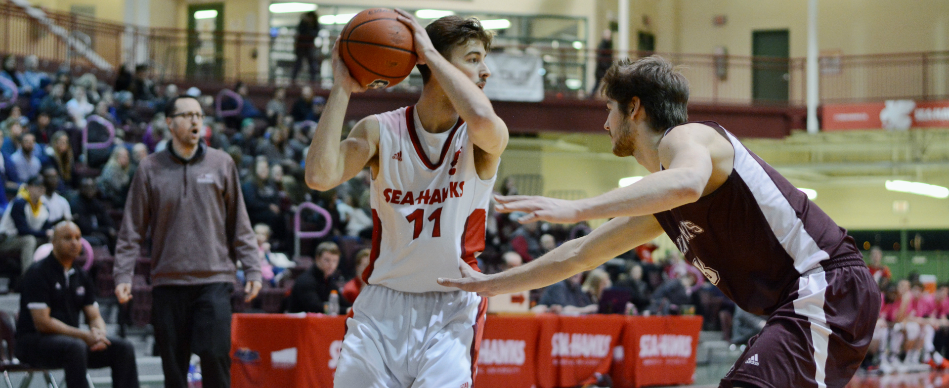 Hawks Welcome Streaking Huskies