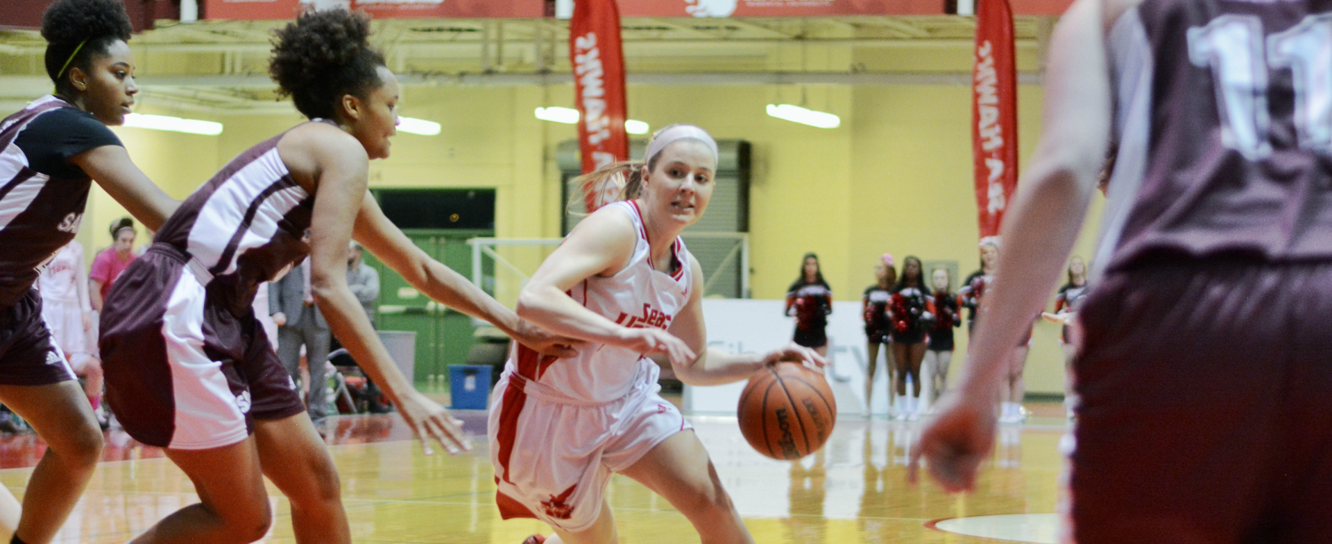 Huskies Hold Off Sea-Hawks